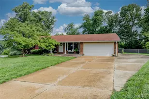 12150 Greenwalk Dr, Unincorporated, MO 63146 - Photo 2