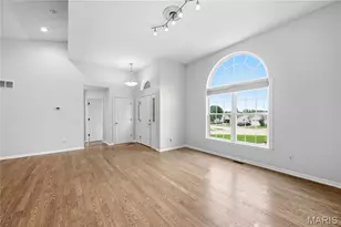 129 Fleur De Lis Dr, Wentzville, MO 63385 - Photo 10