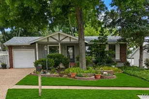 2005 Cleopatra Dr, Fenton, MO 63026 - Photo 1