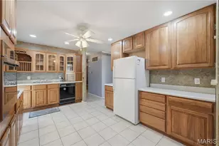 2005 Cleopatra Dr, Fenton, MO 63026 - Photo 4
