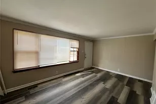 10518 Ewell Dr, Saint Louis, MO 63137 - Photo 2