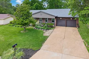 775 Montmartre Dr, Saint Louis, MO 63141 - Photo 4