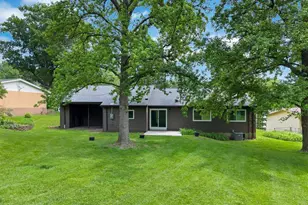 775 Montmartre Dr, Saint Louis, MO 63141 - Photo 36