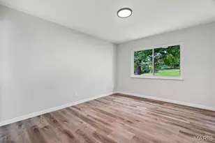 775 Montmartre Dr, Saint Louis, MO 63141 - Photo 22