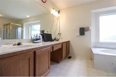 1341 Montevale Court, Fenton, MO 63026 - Photo 14