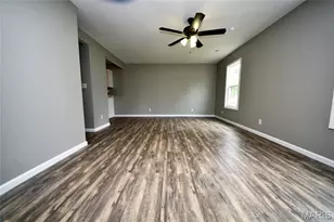 391 W Wood St, Troy, MO 63379 - Photo 2