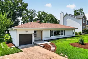 634 Warrenton Dr, Kirkwood, MO 63122 - Photo 2