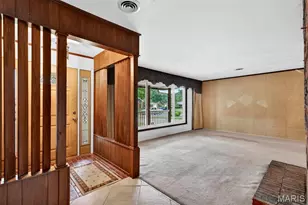 9512 Carnival Dr, Saint Louis, MO 63126 - Photo 4