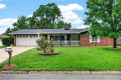 9512 Carnival Drive, Saint Louis, MO 63126 - Photo 1