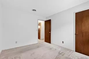 9512 Carnival Dr, Saint Louis, MO 63126 - Photo 30