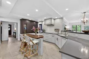 1 Lorenzo Ln, Ladue, MO 63124 - Photo 4