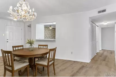 5375 N Kenrick Parke Drive #203, Saint Louis, MO 63119 - Photo 8