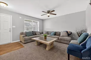 618 Palisades Dr, Saint Charles, MO 63301 - Photo 2