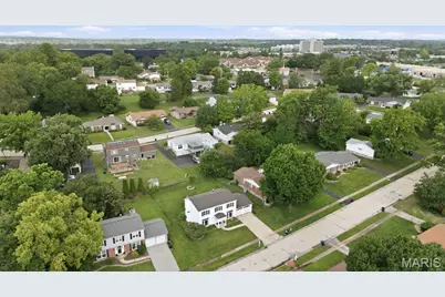 1737 Rosearbor Drive, Saint Louis, MO 63146 - Photo 2