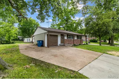 11118 Alan Shepard Drive, Saint Louis, MO 63043 - Photo 2