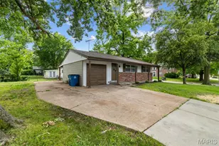 11118 Alan Shepard Dr, Saint Louis, MO 63043 - Photo 2