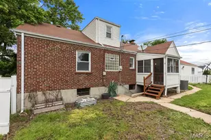 9938 Coventry Ln, Affton, MO 63123 - Photo 34