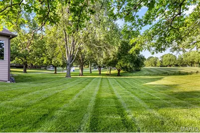 50 Meadowbrook Country Club Estate, Ballwin, MO 63011 - Photo 14