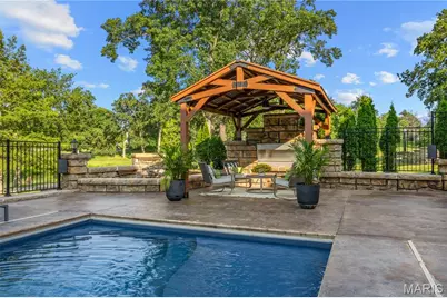 5 Shelbourne Wood Court, Weldon Spring, MO 63304 - Photo 8