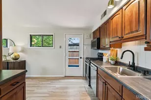 931 Coffey Dr, Saint Louis, MO 63126 - Photo 16