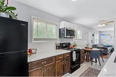 12093 Sunnycrest Place, Maryland Heights, MO 63043 - Photo 12