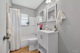 913 Blossom Ln, Rock Hill, MO 63119 - Photo 12
