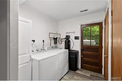 4115 Charbonier Road, Florissant, MO 63031 - Photo 24