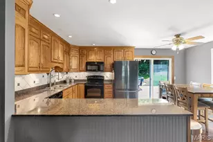 1712 Sparrow Point Ln, Fenton, MO 63026 - Photo 10