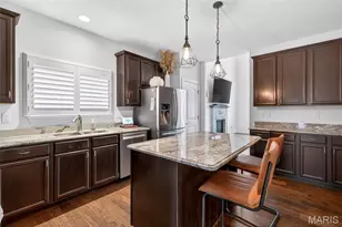 968 Ridgepointe Pl Cir, Lake Saint Louis, MO 63367 - Photo 8
