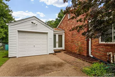 527 Sunningwell Drive, Webster Groves, MO 63119 - Photo 4