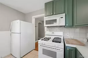 10411 Maddox Pl, Overland, MO 63114 - Photo 20