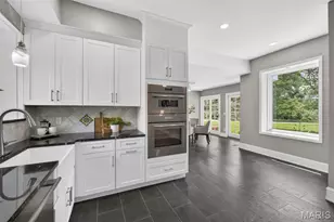 4 Litzsinger Ln, Ladue, MO 63124 - Photo 30