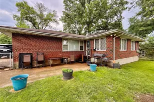 1244 Forest Home Dr, Bellefontaine Neighbors, MO 63137 - Photo 6