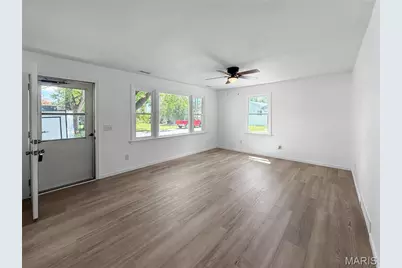 809 S 3rd Street, Ellisville, MO 63336 - Photo 2