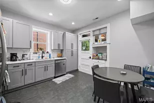 7110 Forsyth Blvd, University City, MO 63105 - Photo 10