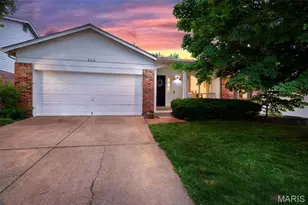 913 Peace Haven Dr, Saint Louis, MO 63125 - Photo 1
