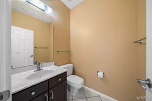 2582 Christopher Oaks Ct, Oakville, MO 63129 - Photo 12