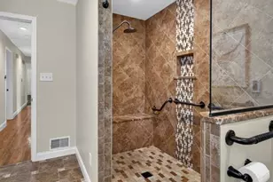 11601 Lakeshore Dr, Creve Coeur, MO 63141 - Photo 42