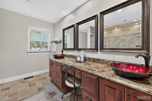 11601 Lakeshore Dr, Creve Coeur, MO 63141 - Photo 34
