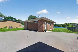 11601 Lakeshore Dr, Creve Coeur, MO 63141 - Photo 52
