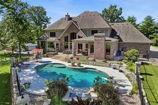 11701 Lakeshore Dr, Creve Coeur, MO 63141 - Photo 4