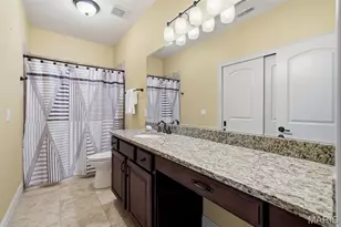 11701 Lakeshore Dr, Creve Coeur, MO 63141 - Photo 62