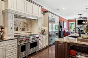 11701 Lakeshore Dr, Creve Coeur, MO 63141 - Photo 22
