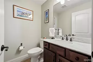 11701 Lakeshore Dr, Creve Coeur, MO 63141 - Photo 68