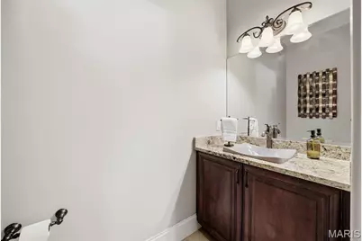 11701 Lakeshore Drive, Creve Coeur, MO 63141 - Photo 30