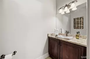 11701 Lakeshore Dr, Creve Coeur, MO 63141 - Photo 30