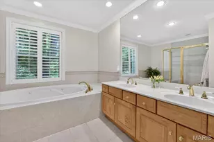 8 Covington Ln, Saint Louis, MO 63132 - Photo 18