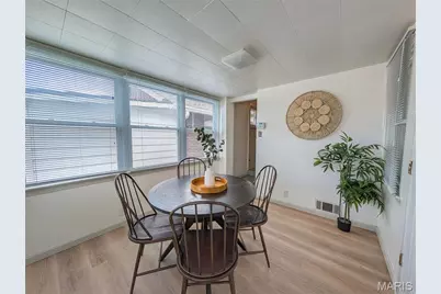 4043 McDonald Avenue, Saint Louis, MO 63116 - Photo 8