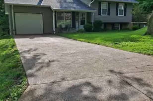 2115 Ayrshire Ct, Imperial, MO 63052 - Photo 2
