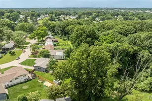 351 Amend Dr, Saint Louis, MO 63129 - Photo 48